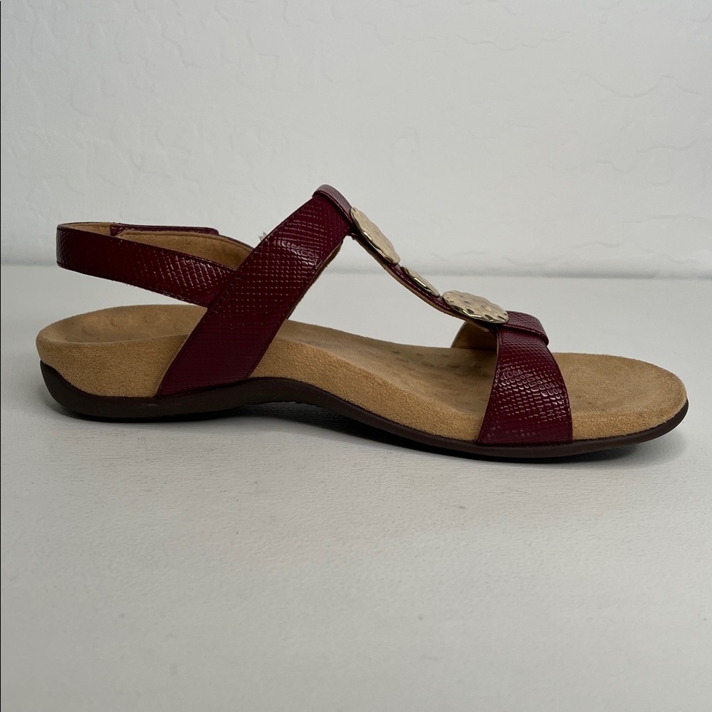 Vionic Farra Lizard Red Faux Leather Embossed Gold Metal Medallion Sandals 8 - Picture 7 of 10